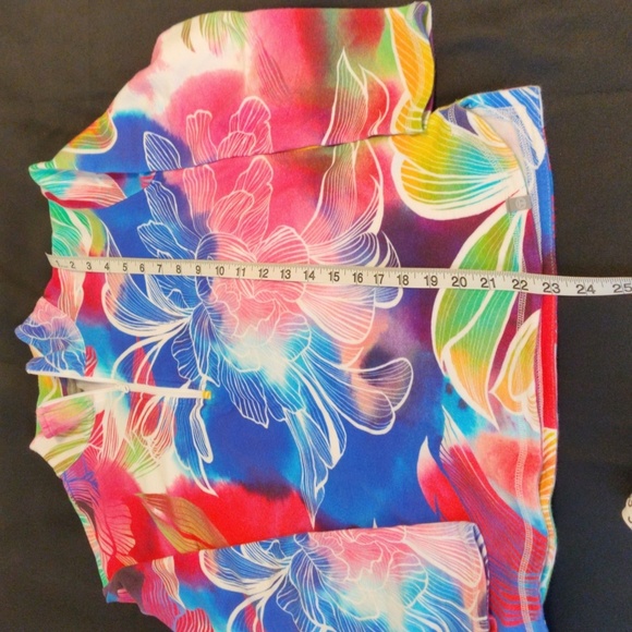 T By TALBOTS. Colorful Women's Swim Top - Picture 7 of 8